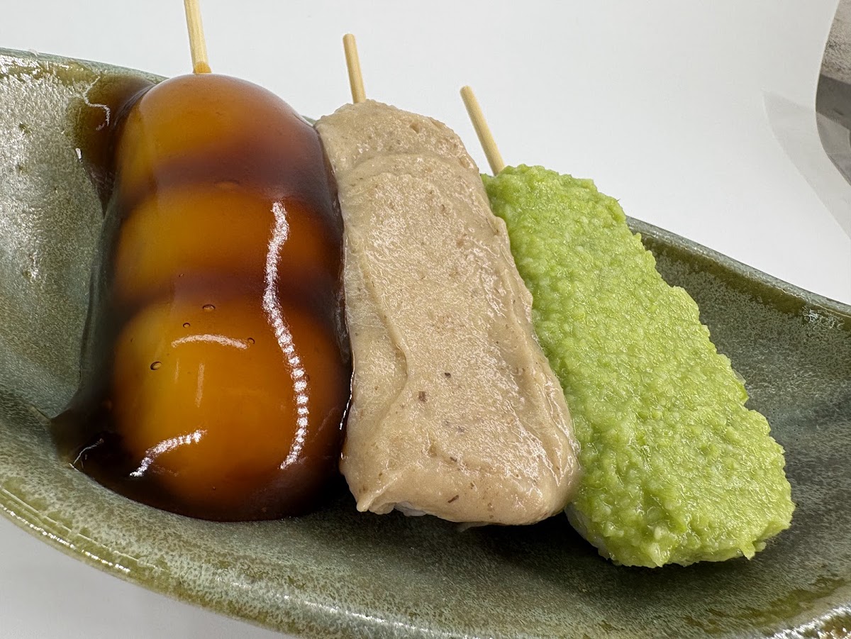 お米から作る無添加だんごと自家製無添加餡で身体に優しいスイーツを。